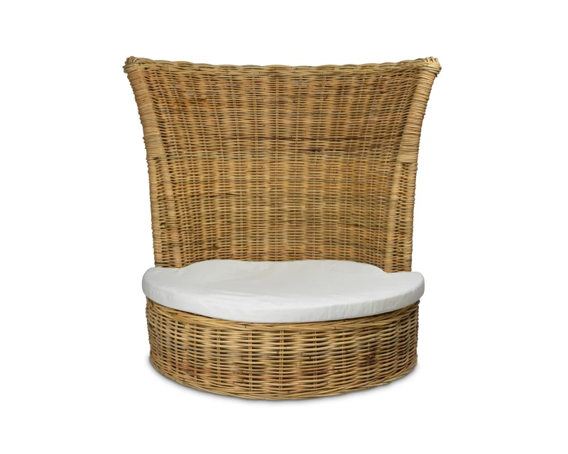 Leżanka z naturalnego rattanu.webp