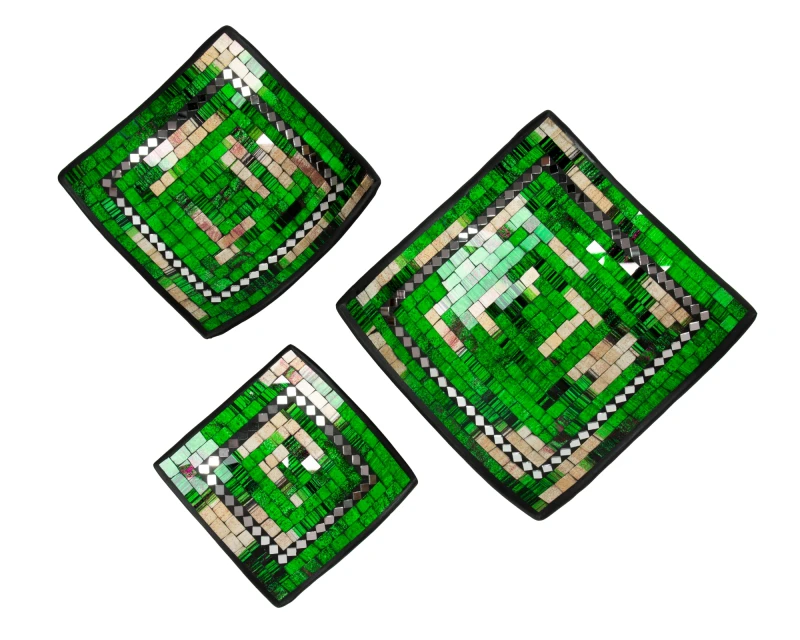 zestaw-3-kwadratowych-mis-terracotta-szmaragdowa-mozaika-widok-z-gory.webp